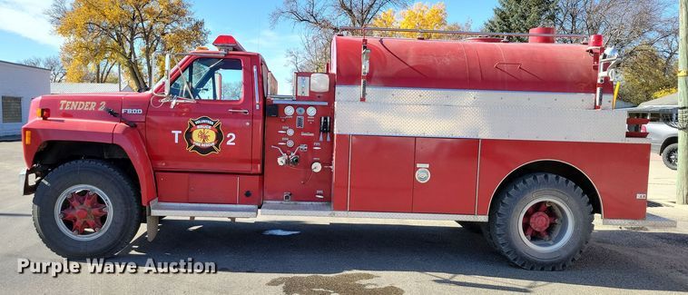 image for item OH9316 1990 Ford F800 pumper fire truck