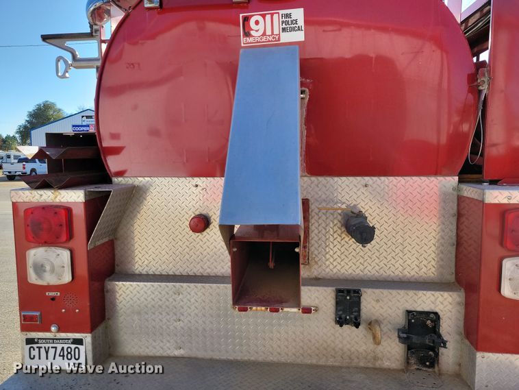 image for item OH9316 1990 Ford F800 pumper fire truck