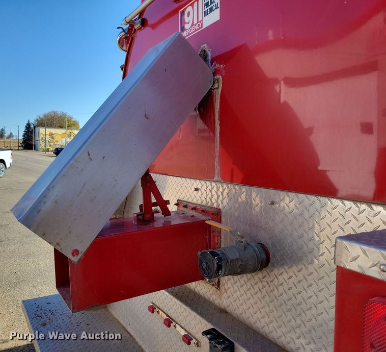 image for item OH9316 1990 Ford F800 pumper fire truck