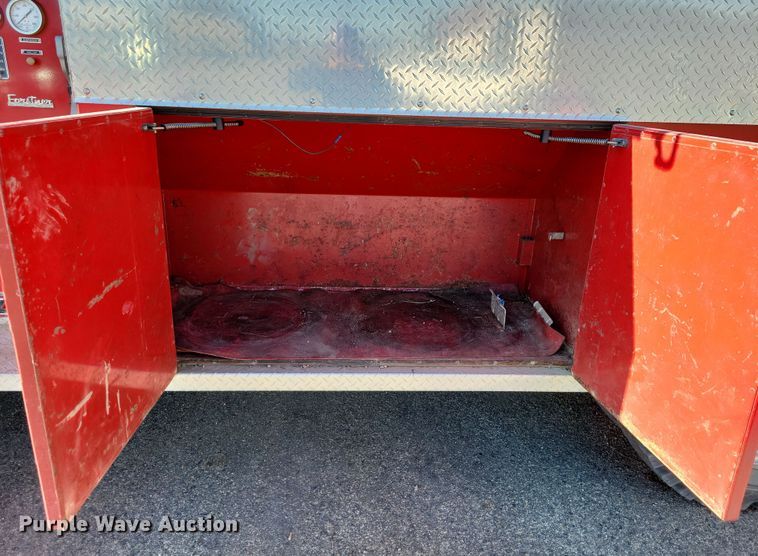 image for item OH9316 1990 Ford F800 pumper fire truck