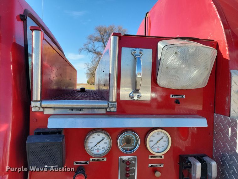 image for item OH9316 1990 Ford F800 pumper fire truck