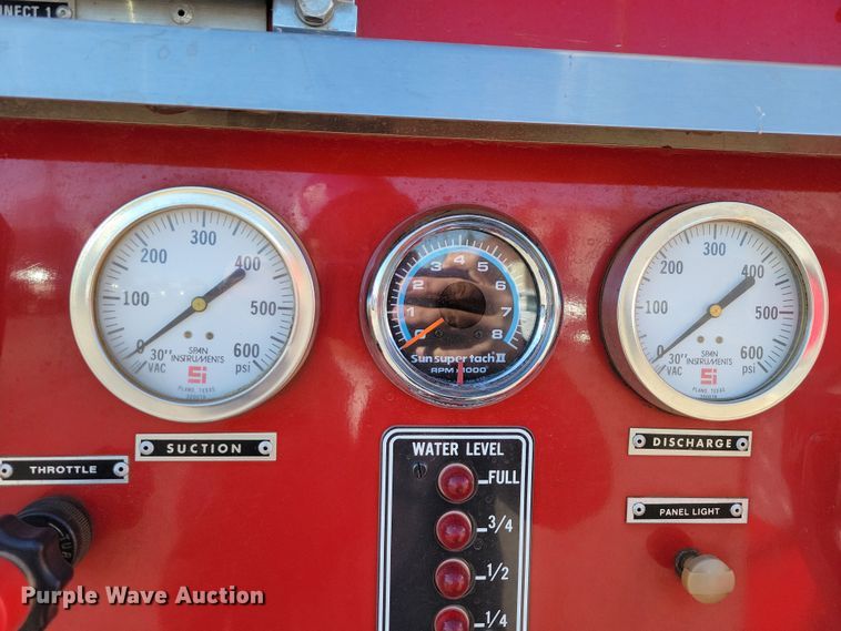 image for item OH9316 1990 Ford F800 pumper fire truck