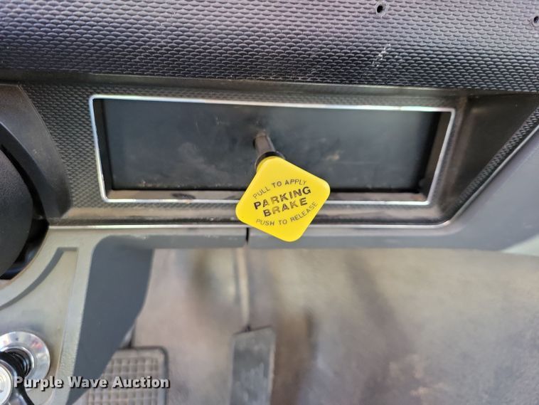 image for item OH9316 1990 Ford F800 pumper fire truck