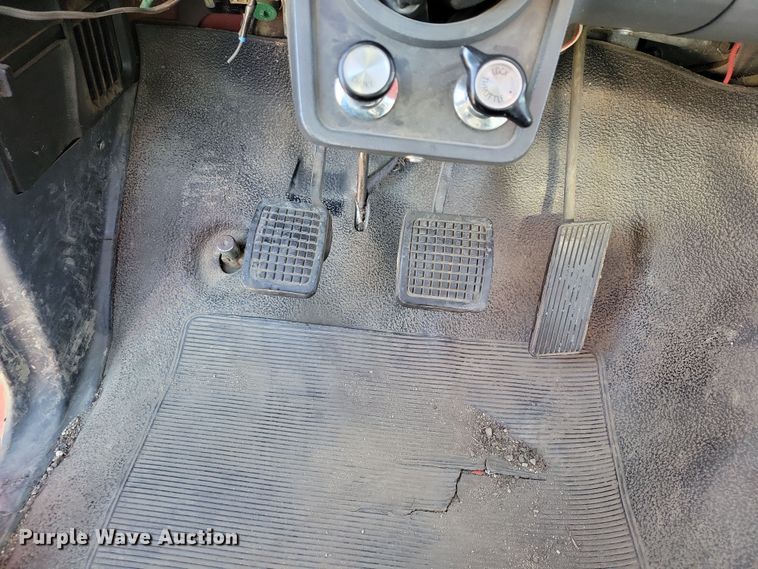 image for item OH9316 1990 Ford F800 pumper fire truck