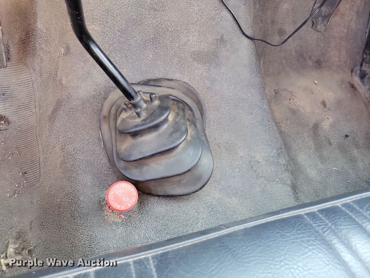 image for item OH9316 1990 Ford F800 pumper fire truck