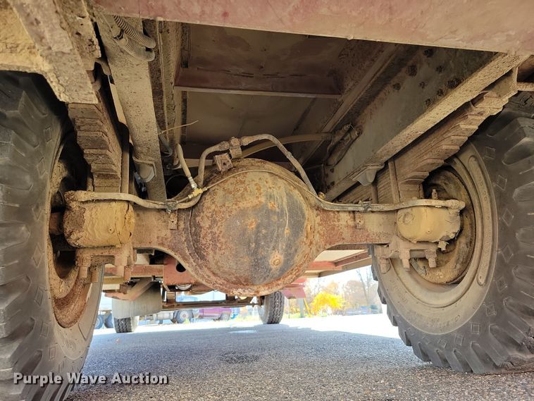 image for item OH9316 1990 Ford F800 pumper fire truck