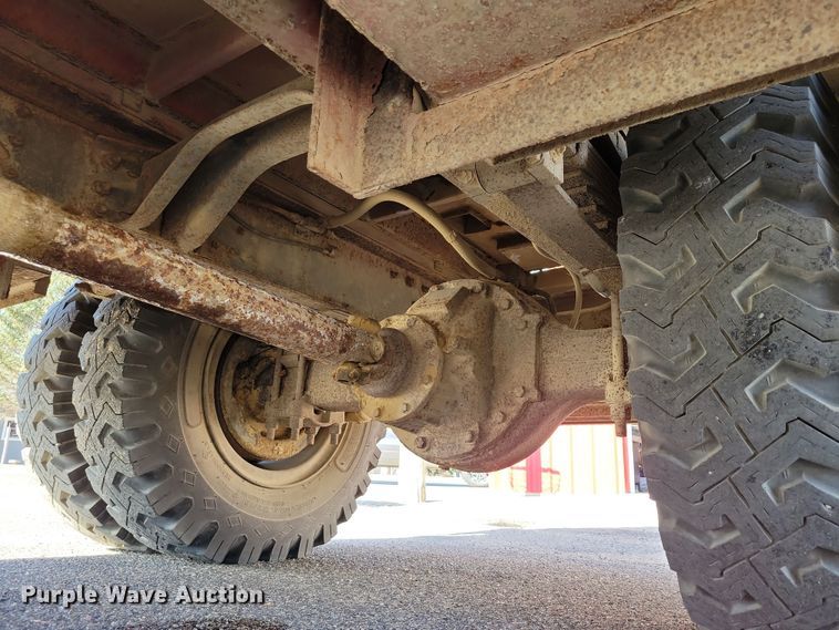 image for item OH9316 1990 Ford F800 pumper fire truck