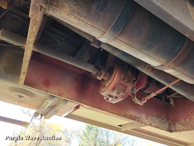 image for item OH9316 1990 Ford F800 pumper fire truck