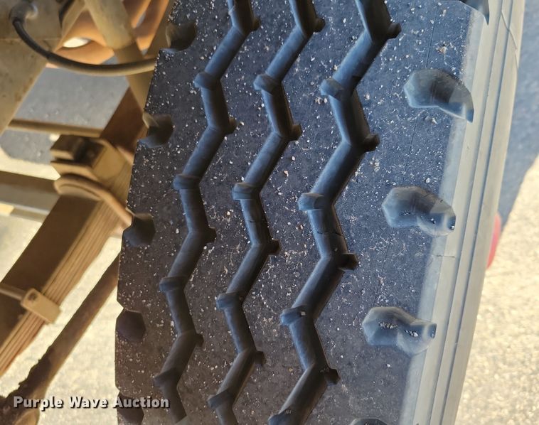 image for item OH9316 1990 Ford F800 pumper fire truck