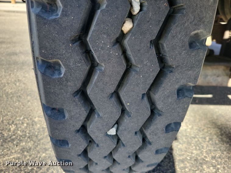 image for item OH9316 1990 Ford F800 pumper fire truck