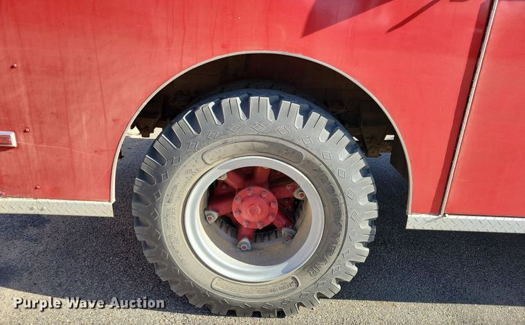 image for item OH9316 1990 Ford F800 pumper fire truck