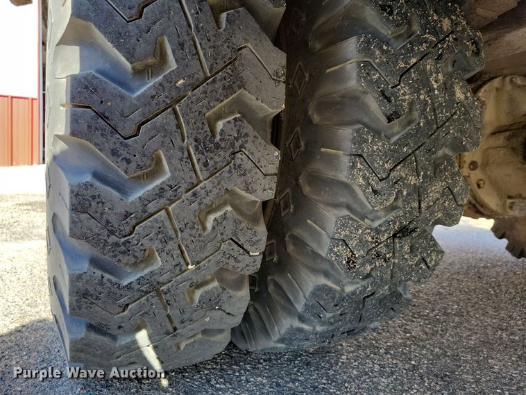 image for item OH9316 1990 Ford F800 pumper fire truck