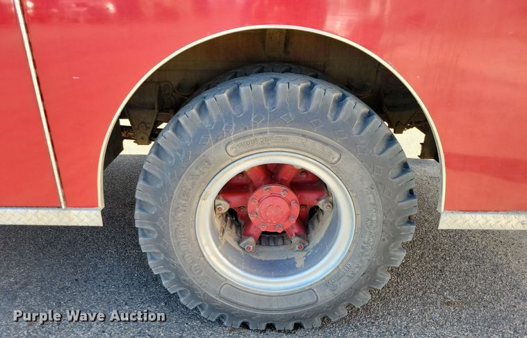 image for item OH9316 1990 Ford F800 pumper fire truck