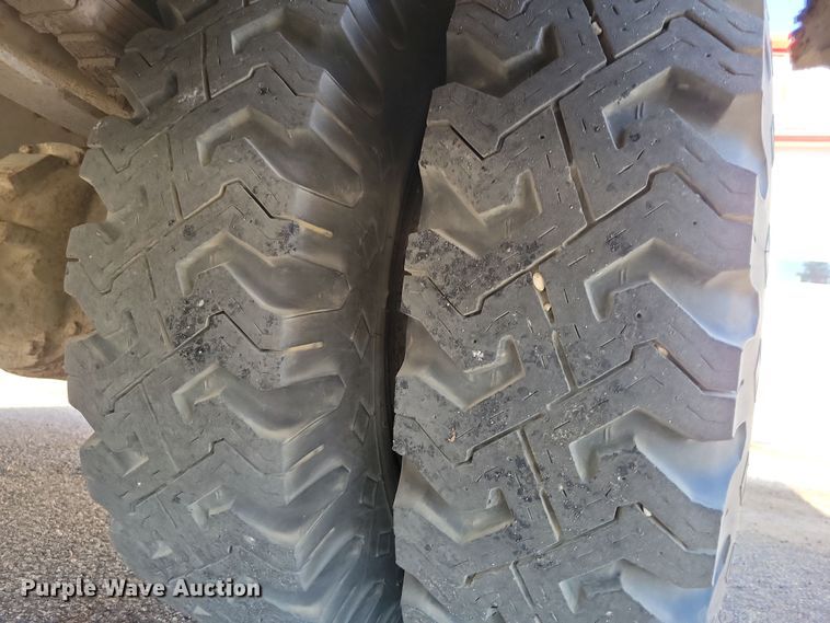 image for item OH9316 1990 Ford F800 pumper fire truck