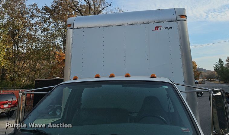 image for item OJ9000 2007 Ford F650 box truck