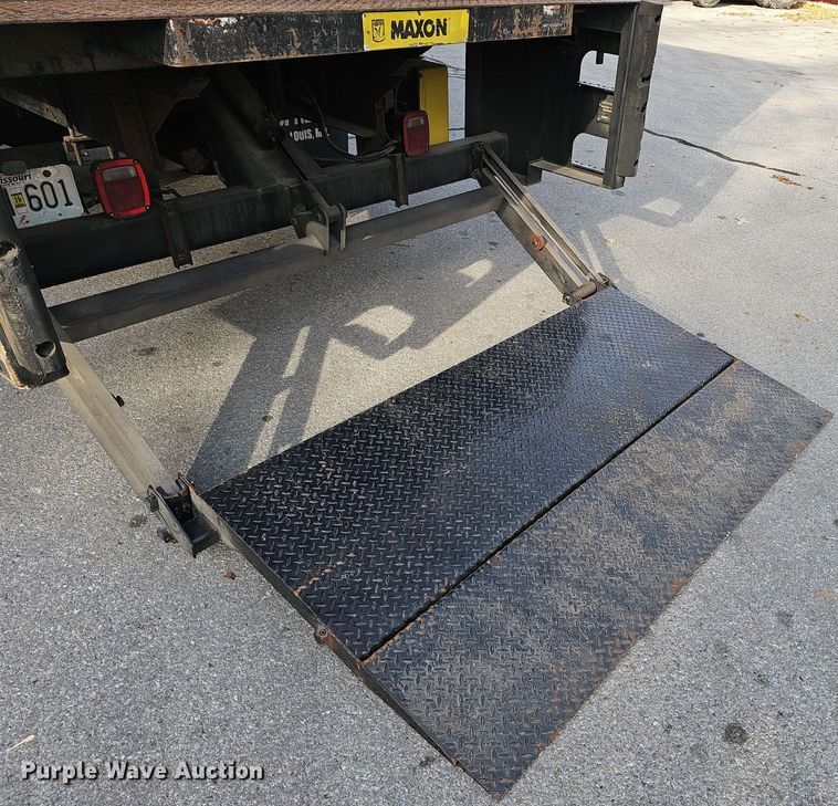 image for item OJ9000 2007 Ford F650 box truck