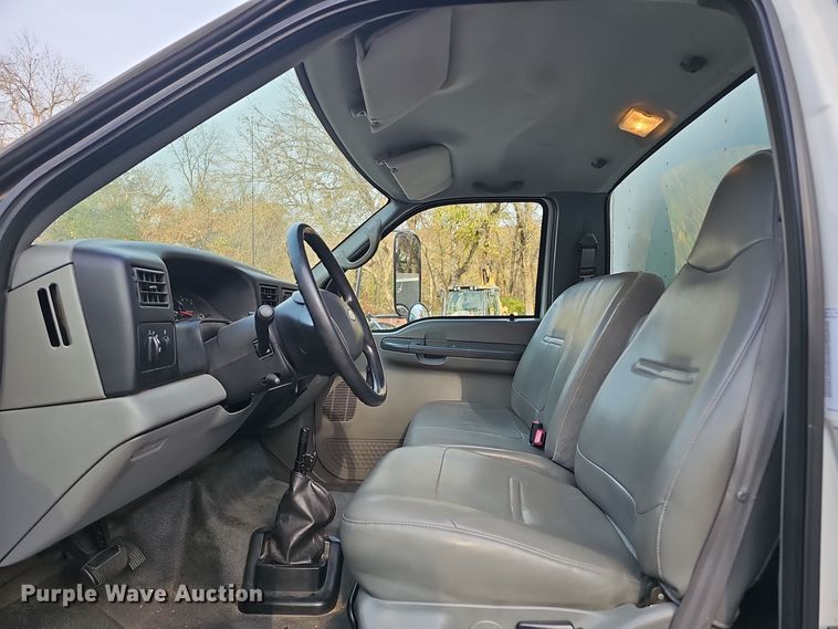 image for item OJ9000 2007 Ford F650 box truck