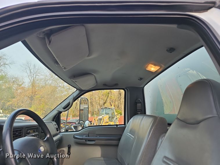 image for item OJ9000 2007 Ford F650 box truck