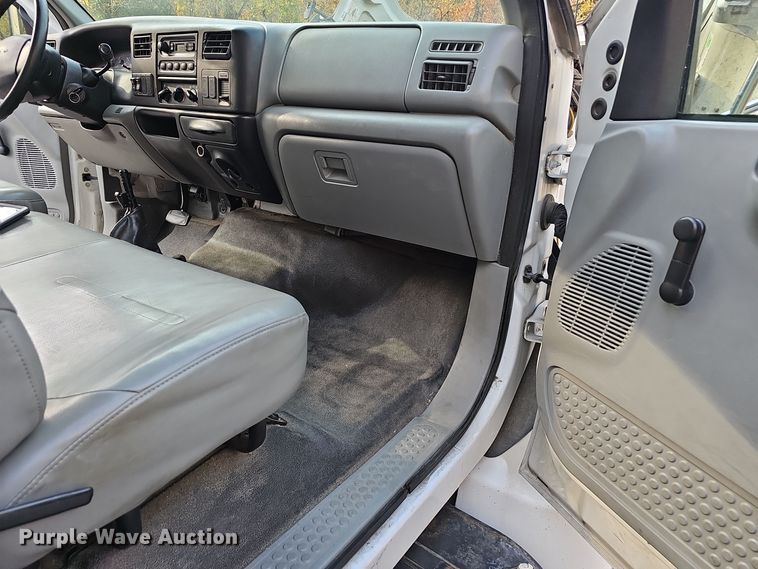 image for item OJ9000 2007 Ford F650 box truck