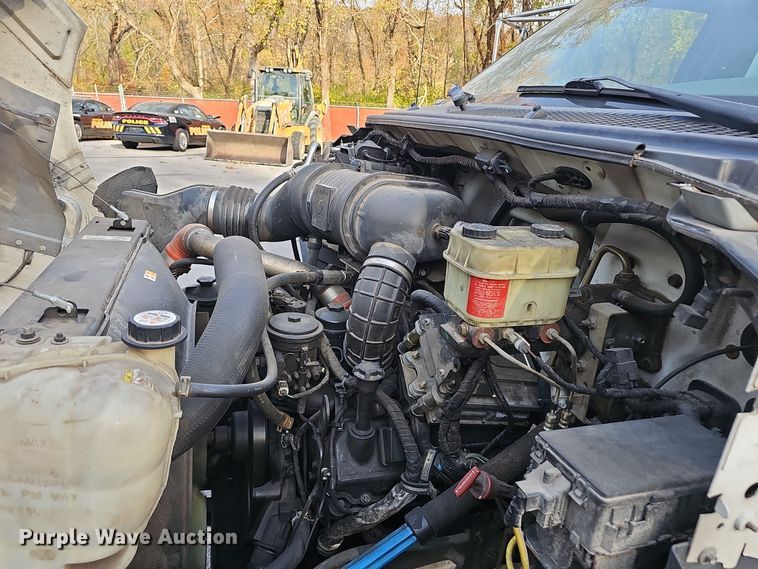 image for item OJ9000 2007 Ford F650 box truck