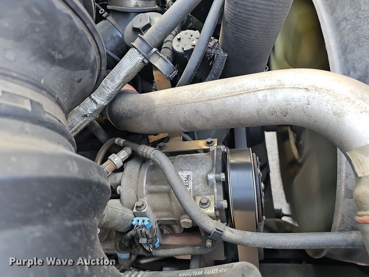 image for item OJ9000 2007 Ford F650 box truck