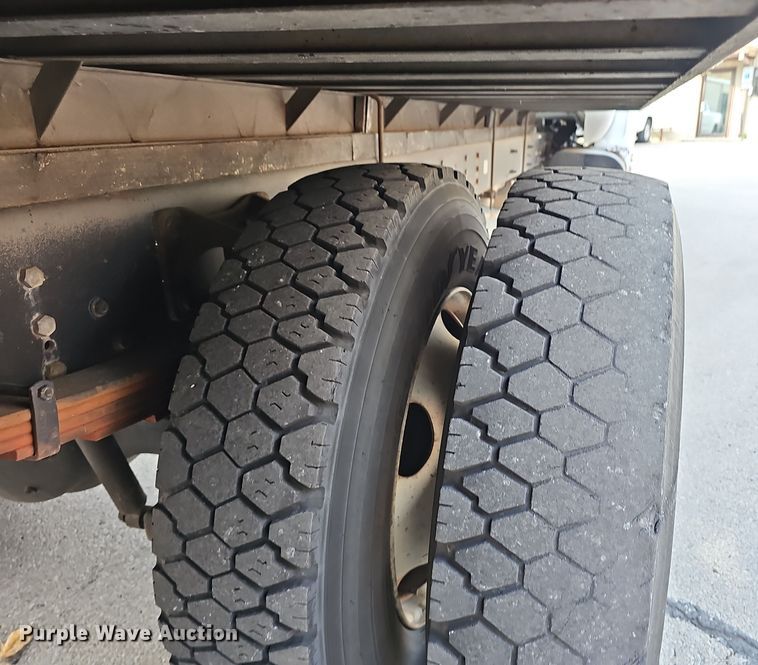 image for item OJ9000 2007 Ford F650 box truck