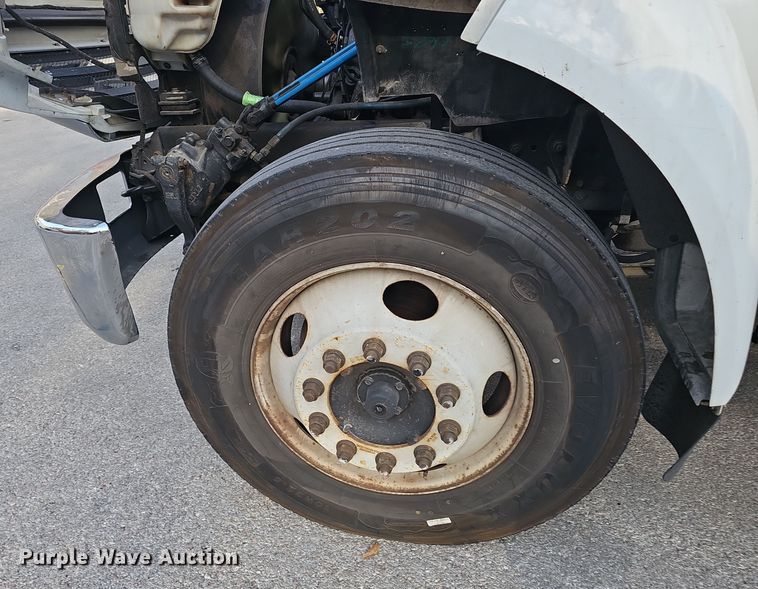 image for item OJ9000 2007 Ford F650 box truck