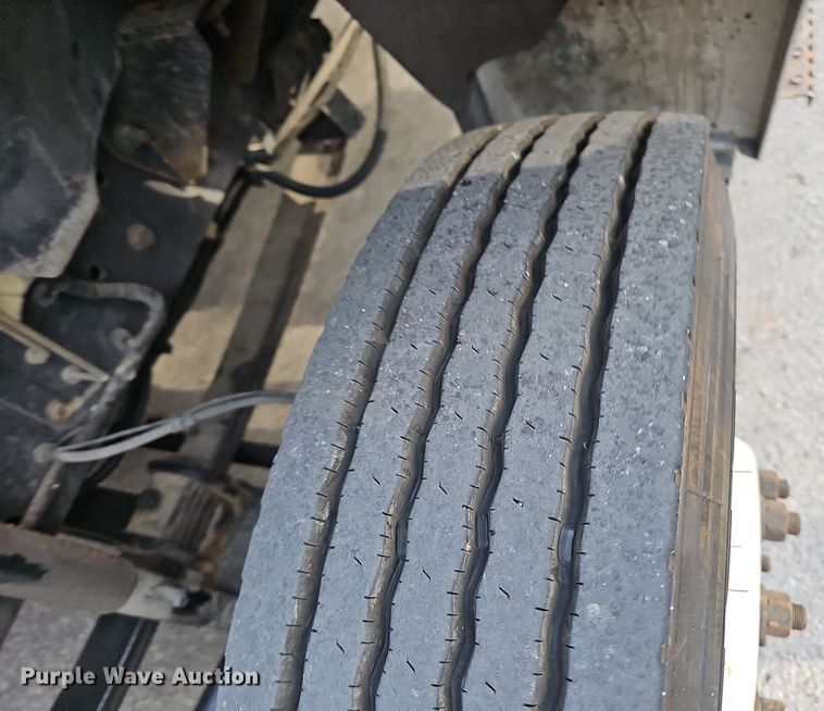 image for item OJ9000 2007 Ford F650 box truck