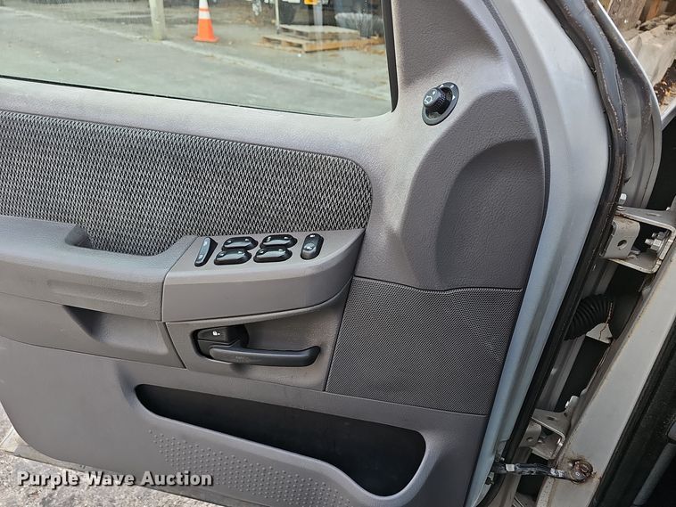 image for item OJ9002 2002 Ford  Explorer  SUV