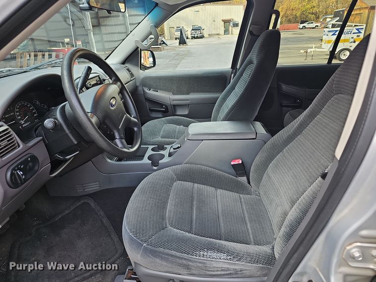 image for item OJ9002 2002 Ford  Explorer  SUV