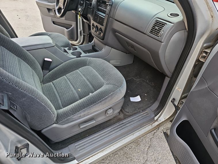 image for item OJ9002 2002 Ford  Explorer  SUV