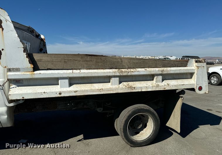 image for item YA0093 2006 Ford F450 Super Duty XL dump truck