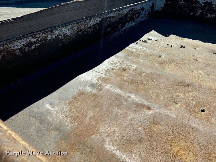 image for item YA0093 2006 Ford F450 Super Duty XL dump truck