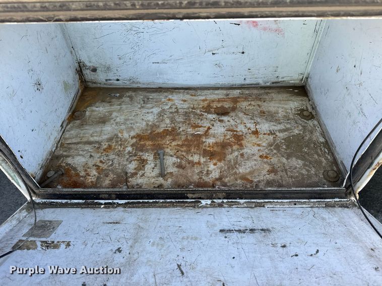 image for item YA0093 2006 Ford F450 Super Duty XL dump truck