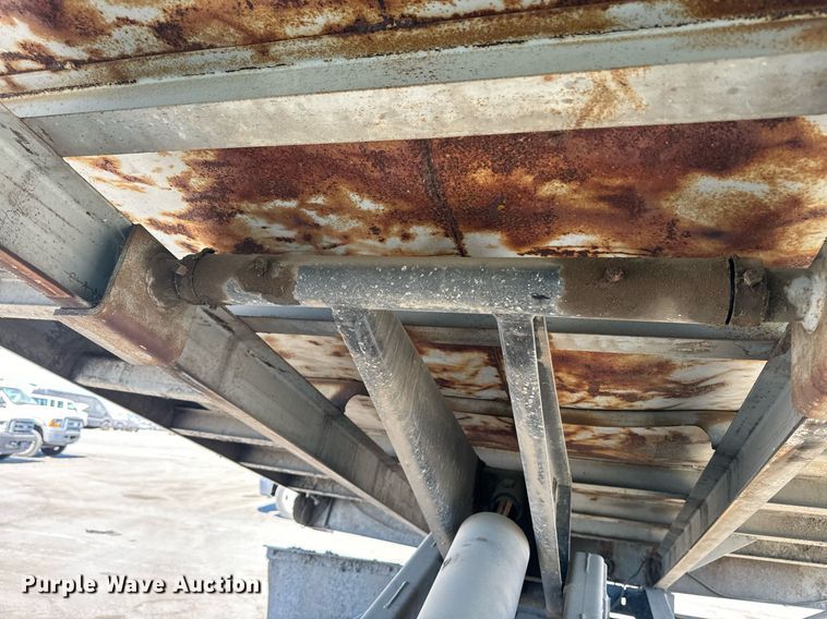 image for item YA0093 2006 Ford F450 Super Duty XL dump truck