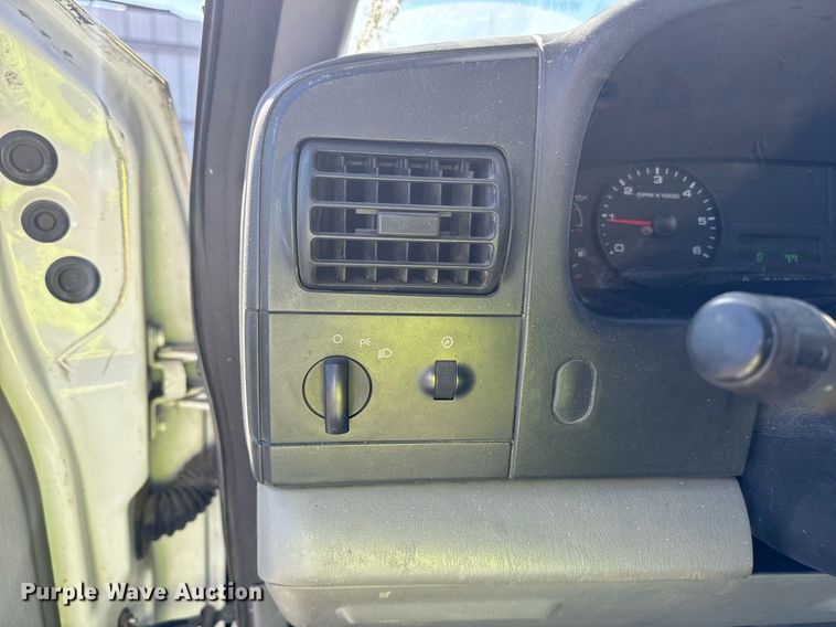 image for item YA0093 2006 Ford F450 Super Duty XL dump truck