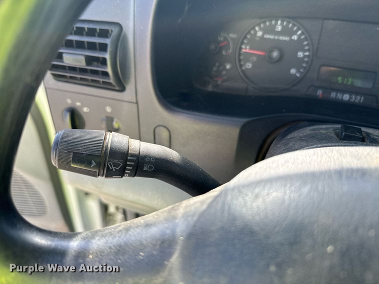 image for item YA0093 2006 Ford F450 Super Duty XL dump truck