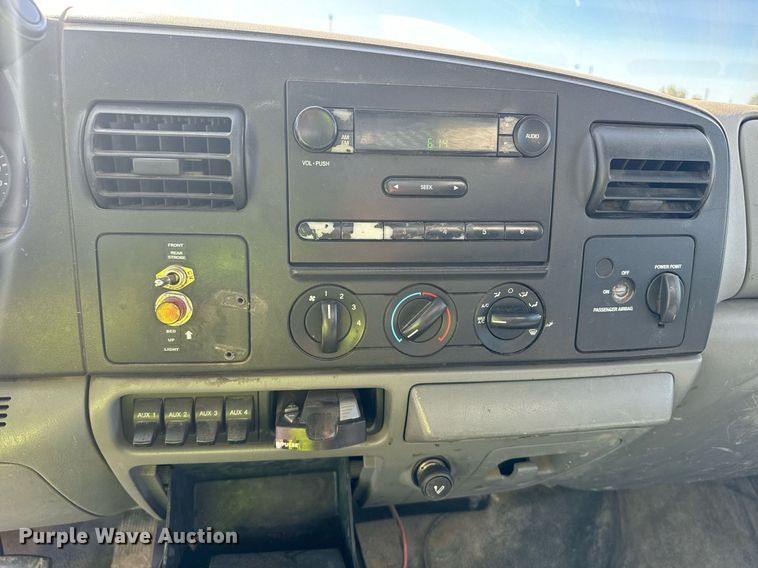 image for item YA0093 2006 Ford F450 Super Duty XL dump truck