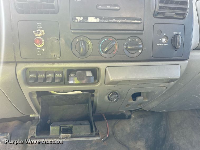 image for item YA0093 2006 Ford F450 Super Duty XL dump truck