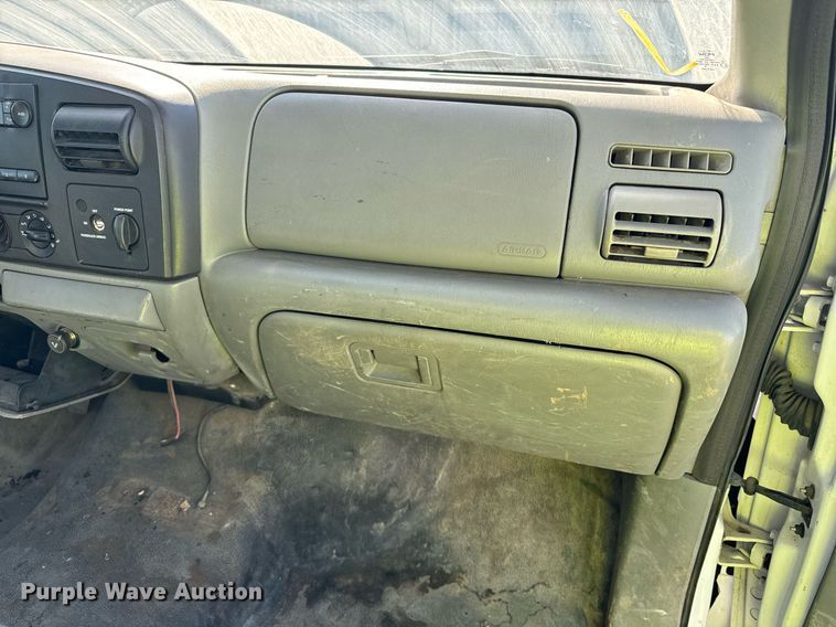 image for item YA0093 2006 Ford F450 Super Duty XL dump truck