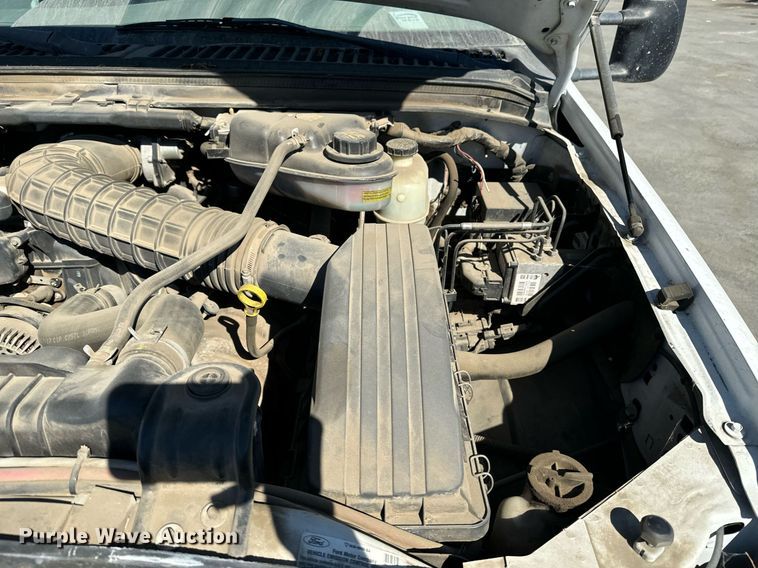 image for item YA0093 2006 Ford F450 Super Duty XL dump truck