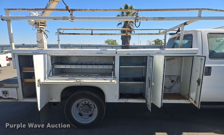 image for item YA0094 2011 Ford F450 Super Duty XL utility / service truck