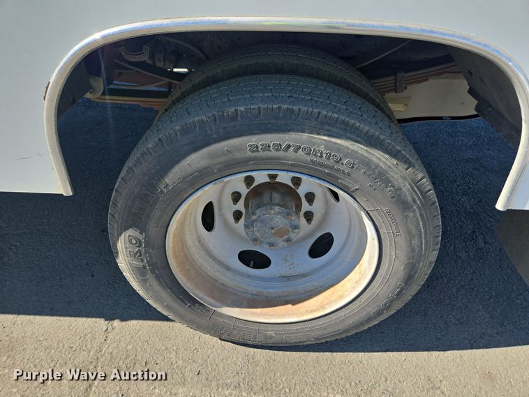 image for item YA0094 2011 Ford F450 Super Duty XL utility / service truck