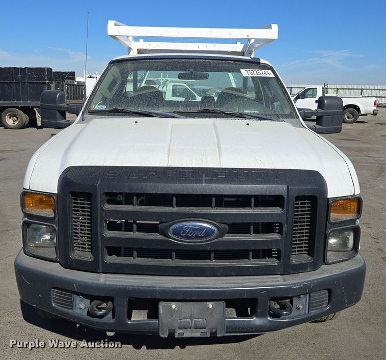 image for item YA0096 2009 Ford F250 Super Duty XL utility bed pickup truck