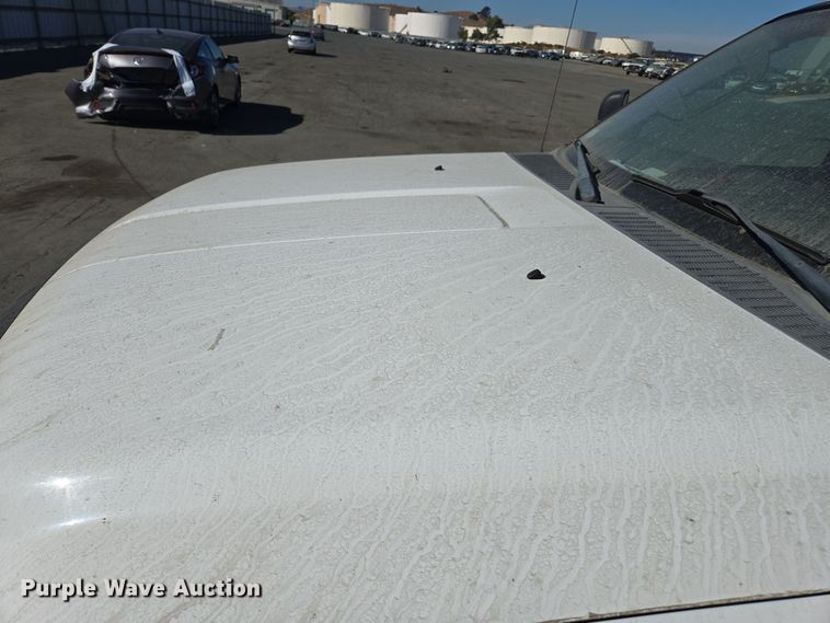 image for item YA0096 2009 Ford F250 Super Duty XL utility bed pickup truck