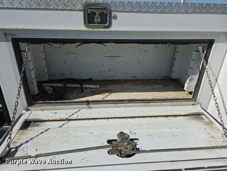 image for item YA0096 2009 Ford F250 Super Duty XL utility bed pickup truck