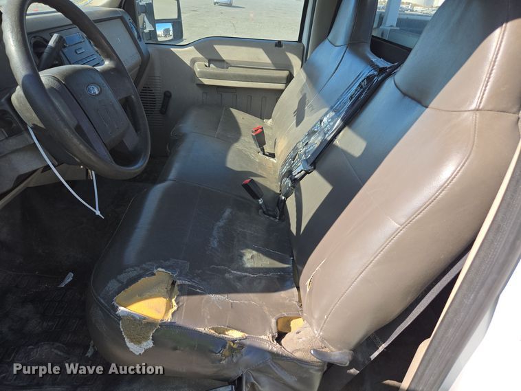 image for item YA0096 2009 Ford F250 Super Duty XL utility bed pickup truck