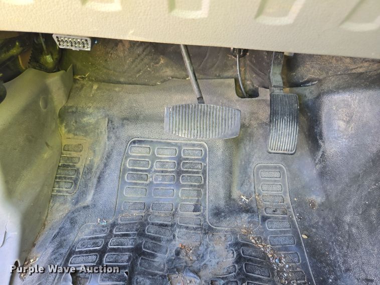 image for item YA0096 2009 Ford F250 Super Duty XL utility bed pickup truck