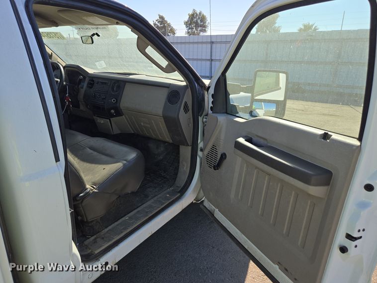 image for item YA0096 2009 Ford F250 Super Duty XL utility bed pickup truck