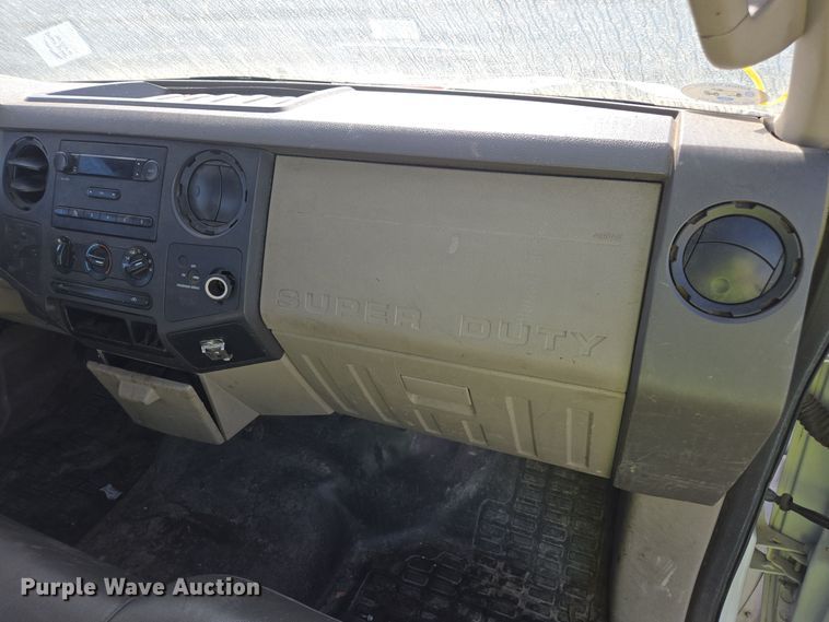 image for item YA0096 2009 Ford F250 Super Duty XL utility bed pickup truck